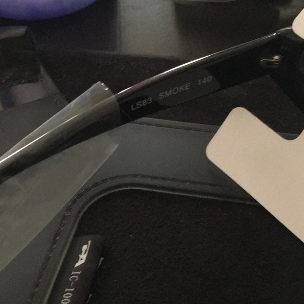 Eyewear - Picture 4 of 6